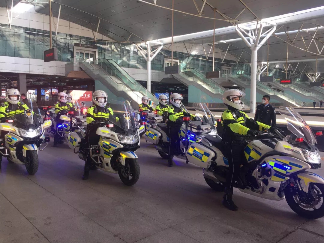 「张伯礼」苦战82天！把胆留在武汉的张伯礼院士今天回家！