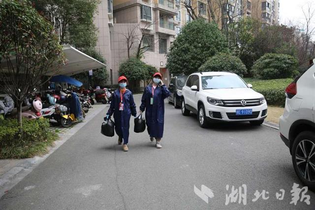 「志愿者」在坚定逆行中成长：湖北保卫战、武汉保卫战中的95后、00后们