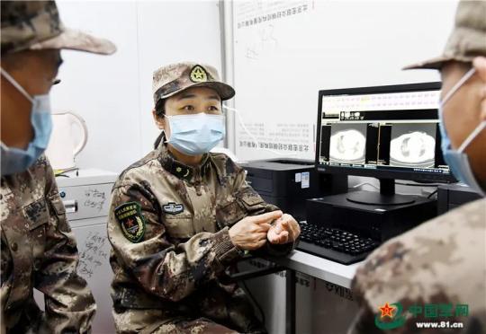 【赵玉英】用心治疗用心服务，火神山出院患者与她隔空拥抱