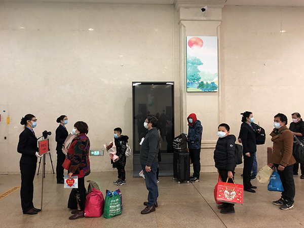 【解封】武汉“解封”之后：离汉有序开展，小区仍在严控