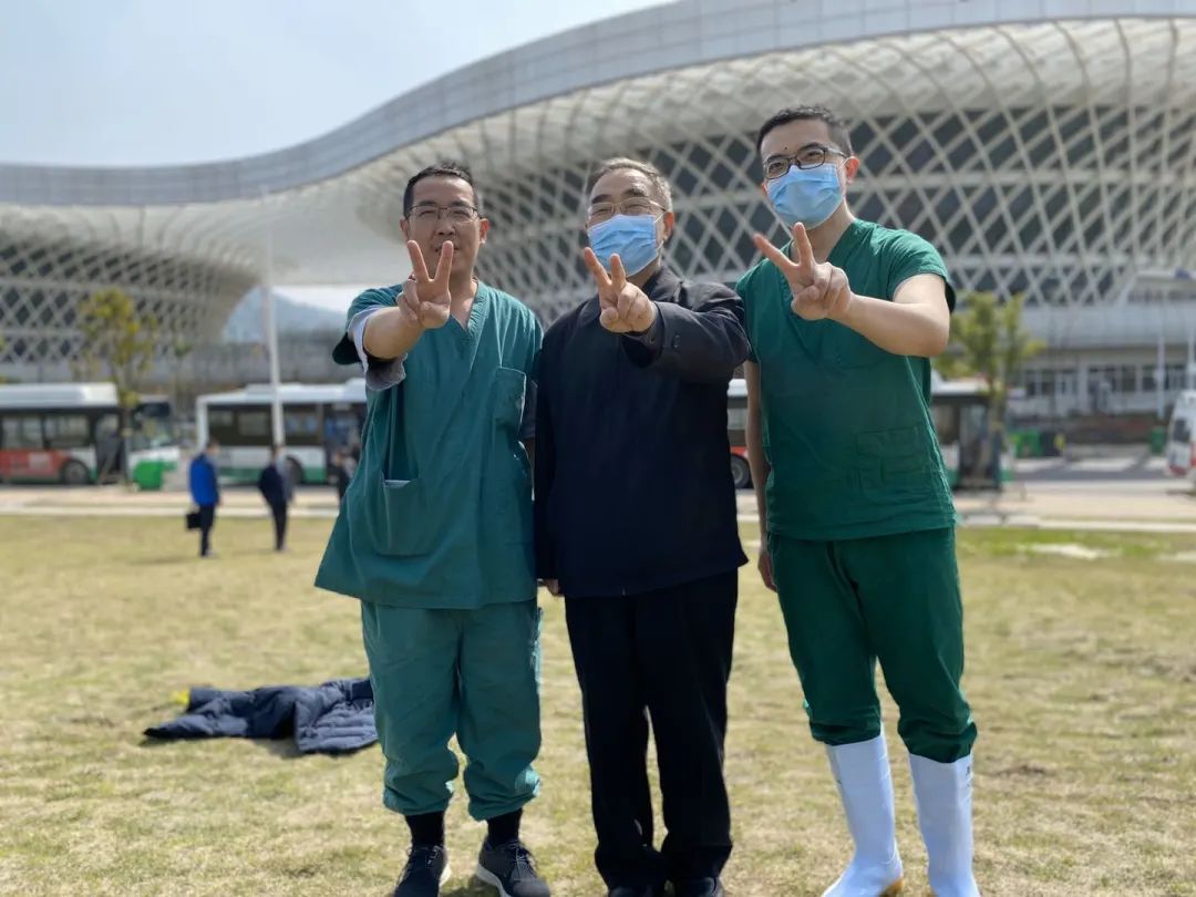 「张伯礼」苦战82天！把胆留在武汉的张伯礼院士今天回家！