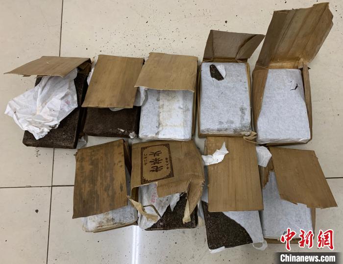 茶砖云南普洱破获一起茶砖藏毒案 缴获冰毒1.79公斤