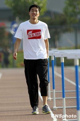 Liu&nbsp;xiang&nbsp;prepared&nbsp;for&nbsp;the&nbsp;National&nbsp;Games&nbsp;on&nbsp;the&nbsp;Jinan&nbsp;Olympic&nbsp;Sports&nbsp;Center&nbsp;on&nbsp;Oct.22,&nbsp;2009.