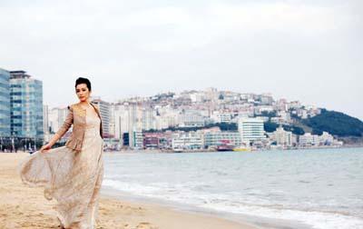 Chinese&nbsp;actress&nbsp;Li&nbsp;Bingbing&nbsp;shoots&nbsp;magazine&nbsp;photos&nbsp;in&nbsp;South&nbsp;Korea.&nbsp;Li&nbsp;was&nbsp;in&nbsp;South&nbsp;Korea&nbsp;to&nbsp;promote&nbsp;the&nbsp;spy&nbsp;thriller&nbsp;"The&nbsp;Message".&nbsp;[Photo:&nbsp;CFP]