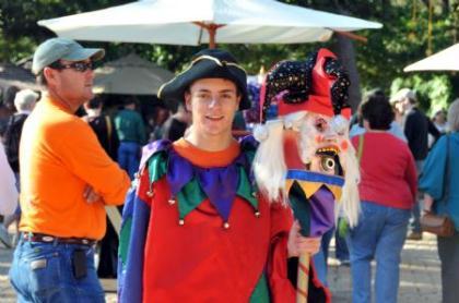 A&nbsp;costumed&nbsp;boy&nbsp;poses&nbsp;during&nbsp;the&nbsp;Texas&nbsp;Renaissance&nbsp;Festival&nbsp;in&nbsp;Plantersville,&nbsp;Texas,&nbsp;the&nbsp;U.S.,&nbsp;Oct.&nbsp;24,&nbsp;2009.&nbsp;The&nbsp;Texas&nbsp;Renaissance&nbsp;Festival&nbsp;runs&nbsp;for&nbsp;eight&nbsp;weekends&nbsp;from&nbsp;October&nbsp;10&nbsp;to&nbsp;November&nbsp;29,&nbsp;during&nbsp;which&nbsp;characters&nbsp;dressed&nbsp;in&nbsp;the&nbsp;outfits&nbsp;of&nbsp;the&nbsp;Renaissance&nbsp;era&nbsp;stroll&nbsp;the&nbsp;lanes&nbsp;of&nbsp;the&nbsp;recreated&nbsp;16th&nbsp;century&nbsp;village&nbsp;and&nbsp;interact&nbsp;with&nbsp;festival&nbsp;guests.(Xinhua/Chen&nbsp;Ruwei)&nbsp;