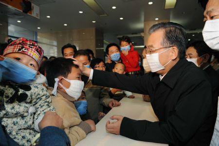 Chinese&nbsp;Premier&nbsp;Wen&nbsp;Jiabao&nbsp;(R2)&nbsp;talks&nbsp;with&nbsp;patients&nbsp;at&nbsp;the&nbsp;Beijing&nbsp;Children's&nbsp;Hospital&nbsp;in&nbsp;Beijing,&nbsp;capital&nbsp;of&nbsp;China,&nbsp;Oct.&nbsp;31,&nbsp;2009.&nbsp;Premier&nbsp;Wen&nbsp;visited&nbsp;A/H1N1&nbsp;patients&nbsp;and&nbsp;medical&nbsp;staff&nbsp;at&nbsp;the&nbsp;Beijing&nbsp;Children's&nbsp;Hospital&nbsp;in&nbsp;Beijing&nbsp;on&nbsp;Saturday.(Xinhua/Rao&nbsp;Aimin)