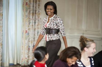 U.S.&nbsp;first&nbsp;lady&nbsp;Michelle&nbsp;Obama&nbsp;arrives&nbsp;for&nbsp;a&nbsp;leadership&nbsp;and&nbsp;mentoring&nbsp;initiative&nbsp;at&nbsp;the&nbsp;White&nbsp;House&nbsp;in&nbsp;Washington&nbsp;November&nbsp;2,&nbsp;2009.&nbsp;The&nbsp;initiative&nbsp;will&nbsp;provide&nbsp;a&nbsp;group&nbsp;of&nbsp;local&nbsp;high&nbsp;school&nbsp;students&nbsp;an&nbsp;opportunity&nbsp;to&nbsp;participate&nbsp;in&nbsp;educational,&nbsp;career&nbsp;development,&nbsp;life-skills,&nbsp;and&nbsp;mentoring&nbsp;activities&nbsp;with&nbsp;senior&nbsp;women&nbsp;from&nbsp;the&nbsp;East&nbsp;and&nbsp;West&nbsp;Wings&nbsp;of&nbsp;the&nbsp;White&nbsp;House.(Xinhua/Reuters&nbsp;Photo)