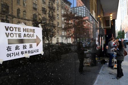 A&nbsp;voting&nbsp;guide&nbsp;is&nbsp;posted&nbsp;outside&nbsp;a&nbsp;polling&nbsp;station&nbsp;in&nbsp;New&nbsp;York&nbsp;Nov.&nbsp;3,&nbsp;2009.&nbsp;Citizens&nbsp;of&nbsp;New&nbsp;York&nbsp;City&nbsp;went&nbsp;to&nbsp;polls&nbsp;on&nbsp;Tuesday&nbsp;for&nbsp;the&nbsp;general&nbsp;election&nbsp;of&nbsp;the&nbsp;city.&nbsp;Mayor&nbsp;Michael&nbsp;Bloomberg&nbsp;is&nbsp;seeking&nbsp;for&nbsp;his&nbsp;third&nbsp;term.&nbsp;(Xinhua/Shen&nbsp;Hong)&nbsp;