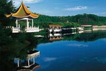 Yanming Lake Holiday Resort in Yanyang town