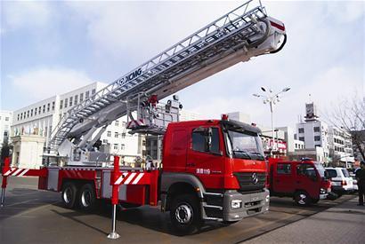 米登高平台消防车