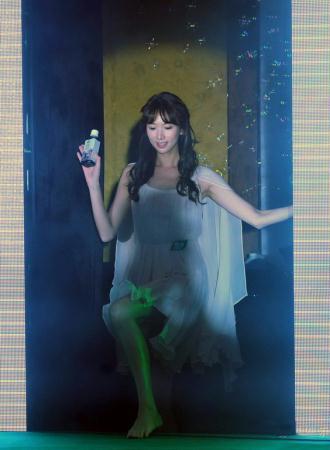  林志玲 羡慕嘉欣退出娱乐圈 愿 毁容 不做花瓶-