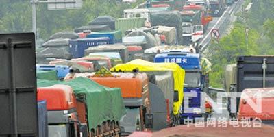 [新闻调查]问诊京藏高速大堵车(2010.09.18)_