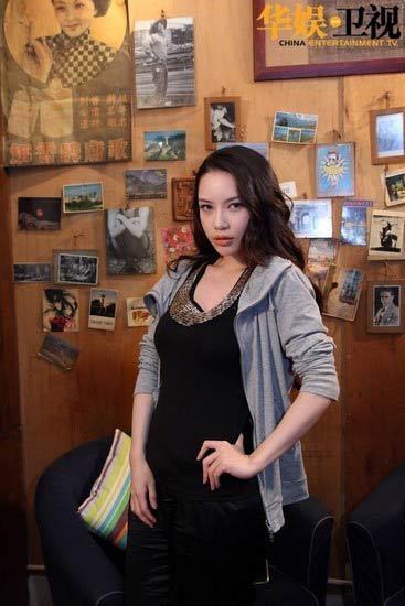 林峰<em>艳照门</em><em>女主角潘霜霜</em>接受专访 再爆猛料-