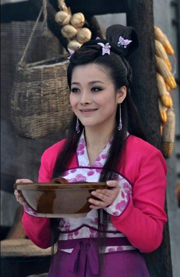 邓紫衣首穿<em>古装</em> 《活佛济公2》商云获同情-电