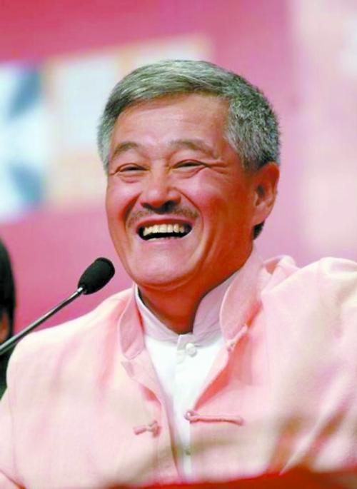 传赵本山与<em>央视女主播</em>被限制出境 回应:凭空捏