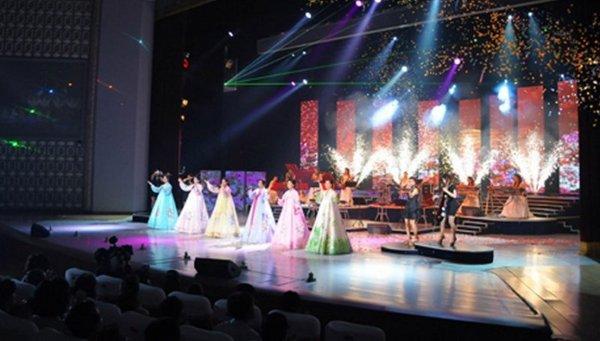 朝鲜确认 金正恩 已经 结婚  妻子是乐团歌手(图)_