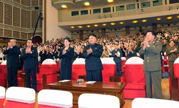 朝鲜确认 金正恩 已经 结婚  妻子是乐团歌手(图)_