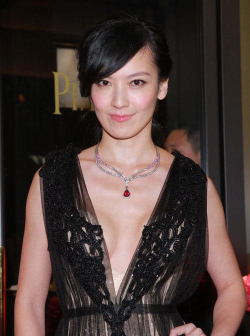 钟楚红舒淇<em>林熙蕾性感女神</em>低V装齐抢镜(组图)