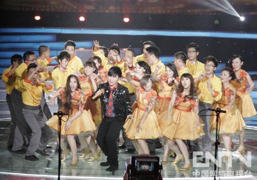 红薯大妈舞high歌搞懵各队长 被小撒称为音乐