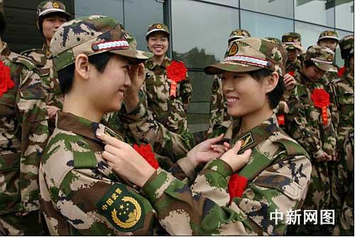 46&nbsp;ECNU&nbsp;girl&nbsp;students&nbsp;suspend&nbsp;college&nbsp;for&nbsp;army&nbsp;experience