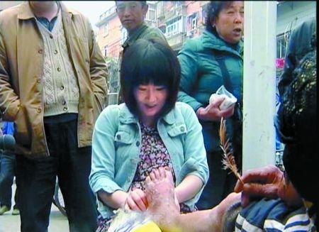 <em>最美</em><em>洗脚妹</em>作秀又何妨_cctv.com提供