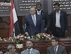 صالح يسلم سلطته إلى الرئيس الجديد في اليمن