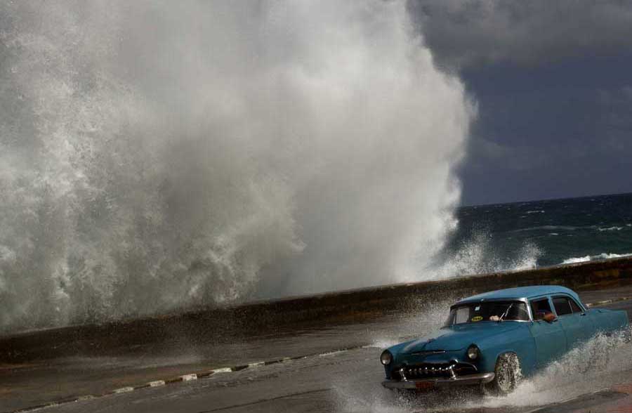 Hurricane Sandy slams US - CCTV.com Englis