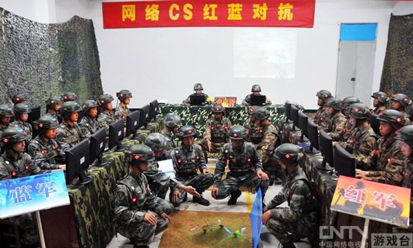 组图:南京军区某部以CS对抗培养官兵作战力_