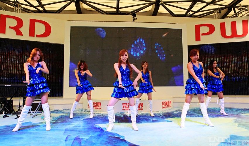 完美世界引爆2011cj技嘉mm热辣助阵_八卦周