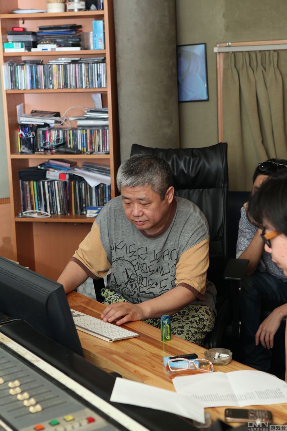 英雄主题曲_厂商新闻_游戏台_中国网络<em>电视</em>台