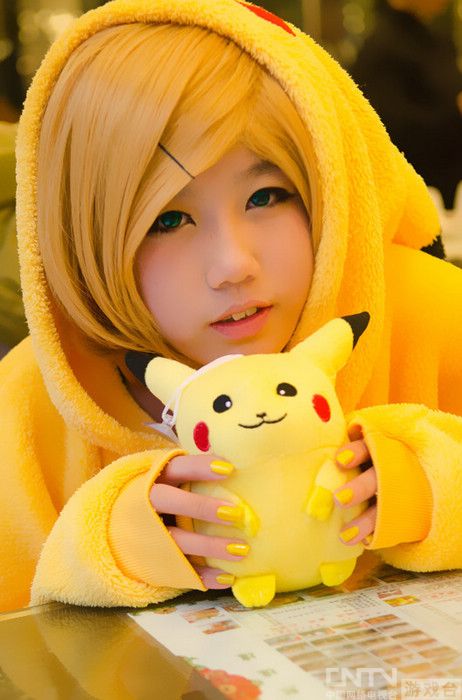 <em>皮卡丘</em>拟人cos+两个黄色<em>妹纸</em>可爱死了
