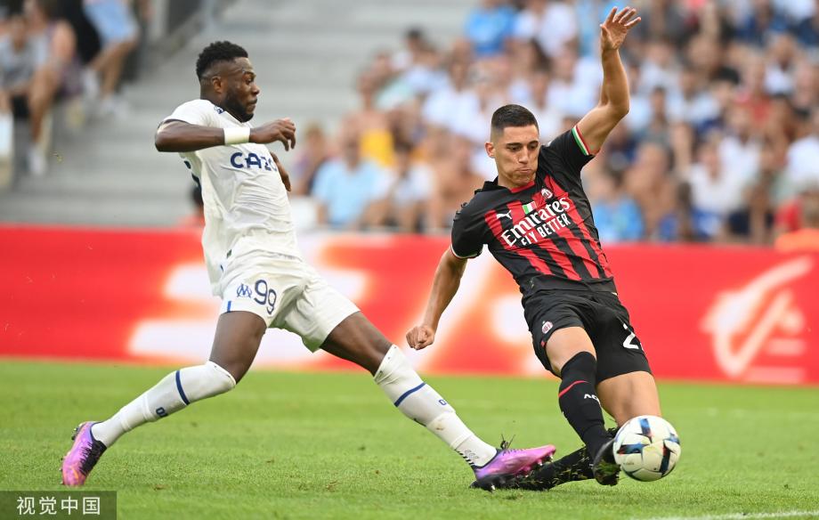 热身赛-吉鲁进球梅西亚斯传射 AC米兰2-0胜马赛