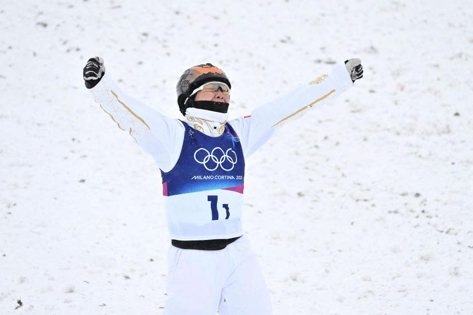 [ͼ]����ʽ��ѩ���м��ɻ����������й���ժͭ