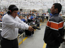 我军英制LR7救援潜艇部队具备大深度救援能力