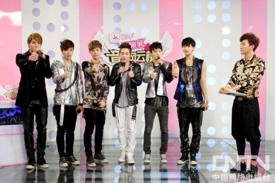 EXO-M做客音乐风云榜 期望成为中国本土组合