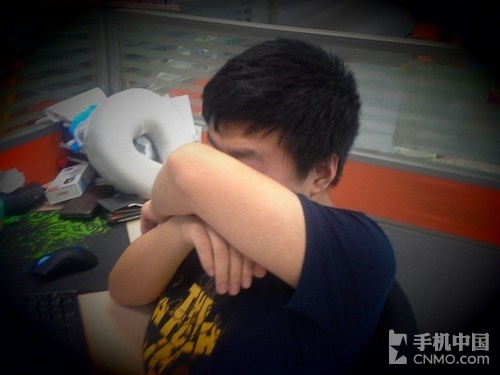 4英寸炫屏WP7手机 三星Omnia M体验_IT台