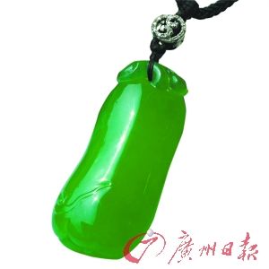 翡翠A货估价:首先须看色