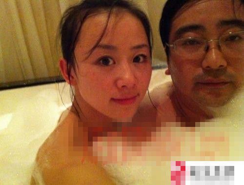 女主播被官员包养4年图片
