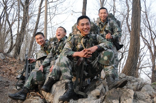 训练结束 面带微笑(摄影:杨再新 何光伦)