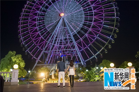 《千金归来》热播  李沁李易峰 摩天轮下浪漫拥