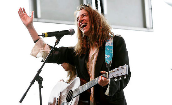 帕蒂-史密斯为电影《诺亚方舟》创作新歌_综艺_央视网(cctv.com)