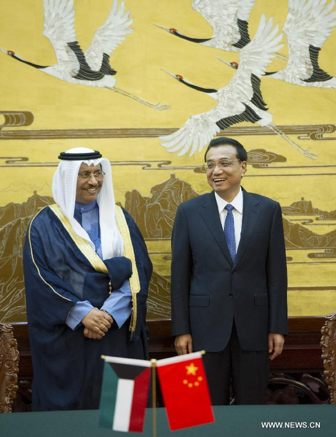 عقد رئيس مجلس الدولة الصيني لي كه تشيانغ محادثات مع رئيس وزراء الكويت الشيخ جابر المبارك الأحمد الصباح هنا اليوم (الثلاثاء)