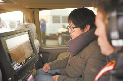 网评谢霆锋、韩寒为<em>处女男</em>打了漂亮的翻身仗_