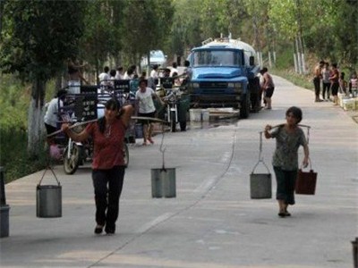 我国十余省区干旱持续 山东江苏河南紧急调水