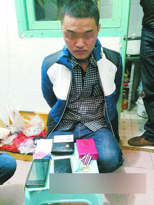 80后小伙冒充军二代骗财骗色专诈纯情女性