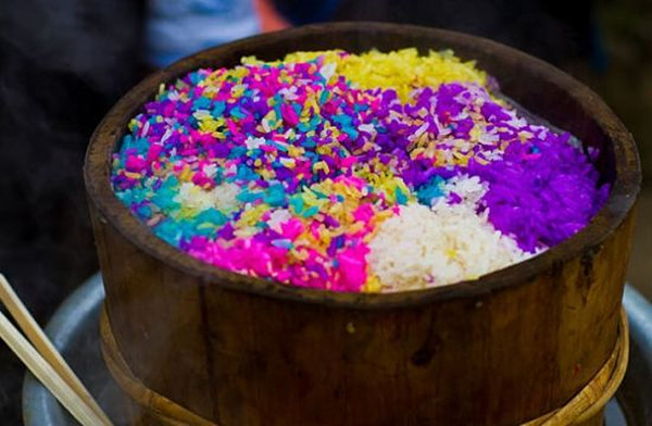 Arroz de cinco colores de los Buyi para la Fiesta de Primavera