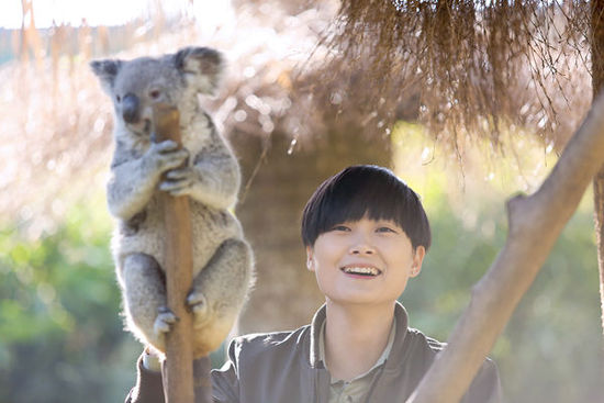 李宇春自称像考拉爱贪睡 怕过群居生活_音乐