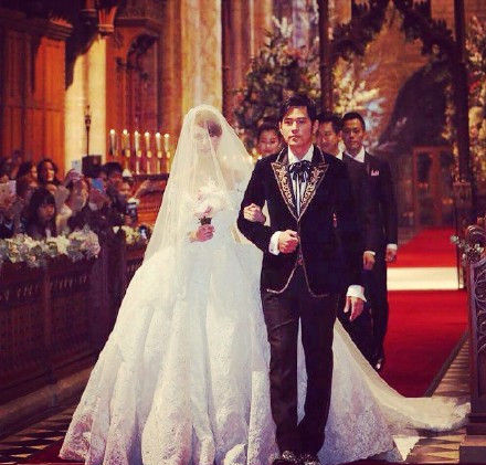 周杰伦昆凌浪漫完婚 英伦古堡全揭秘