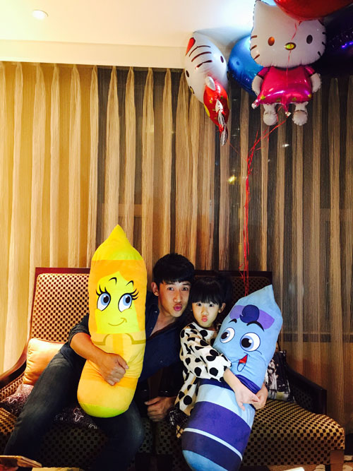 陆毅逆龄配音《蜡笔总动员》 贝儿机缘巧合成