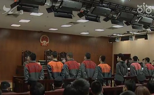 因抢客痛殴同事 八名夜店男模获刑_台海网络广播电视台